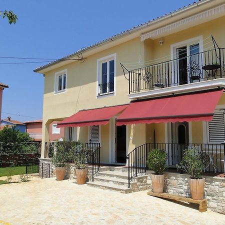 Villa Ester Umag Bagian luar foto
